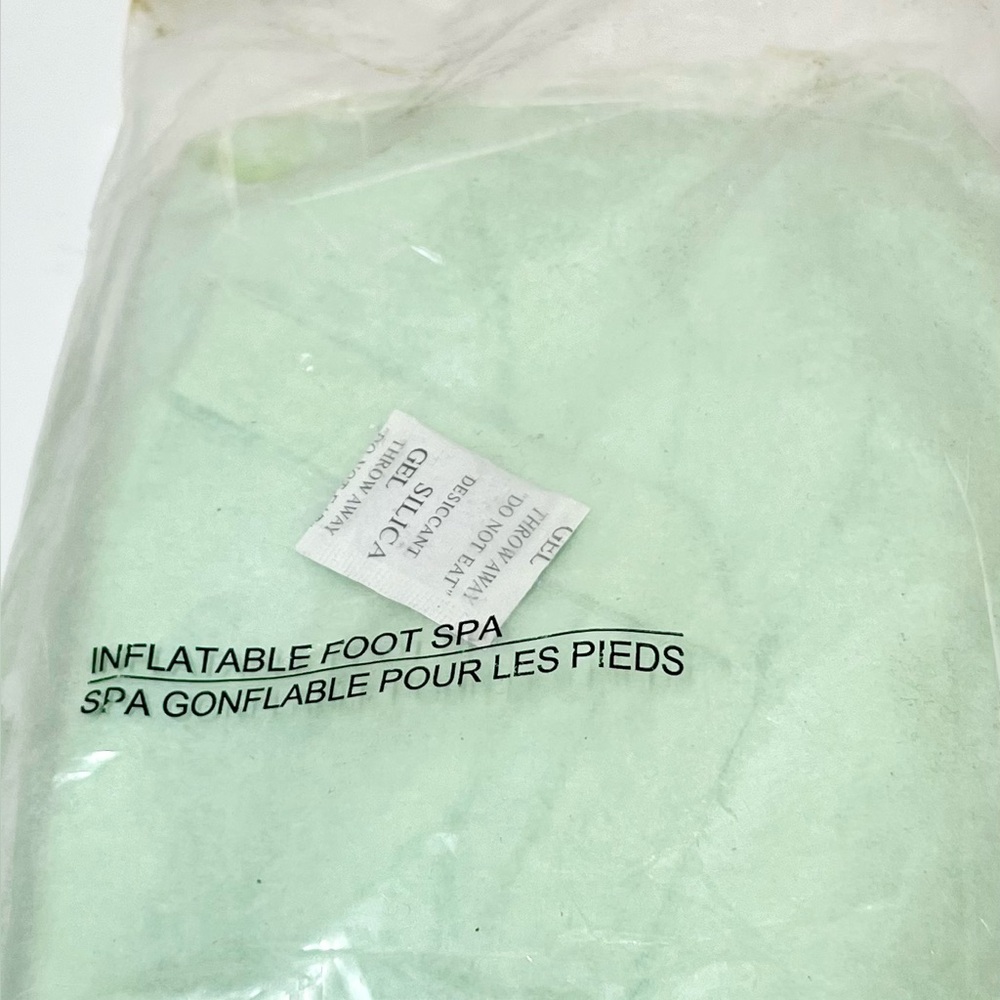 (BRAND NEW/SEALED) AVON VINTAGE TRAVEL INFLATABLE FOOT SPA/BATH (LIGHT GREEN)